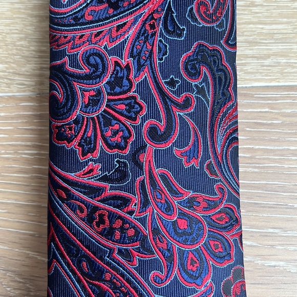 Blue & Red Paisley Print Tie - Picture 3 of 3
